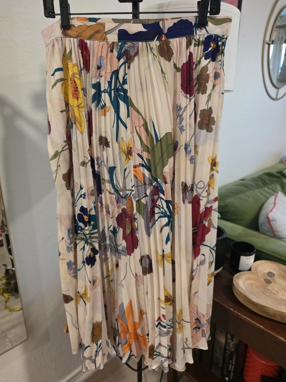 Chicwish Cream Floral Pleated Midi Skirt with Multicolor Blooms - Picture 2 of 7